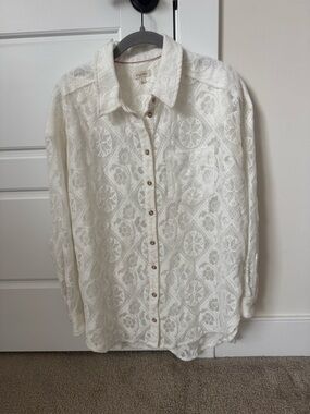 Pilcro Anthropologie White Embroidered Textured Button Down Shirt Size S